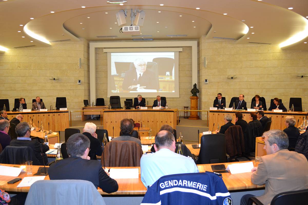 L'hémicycle du conseil départemental, lundi 4 avril 2016. ©franckmontauge.fr